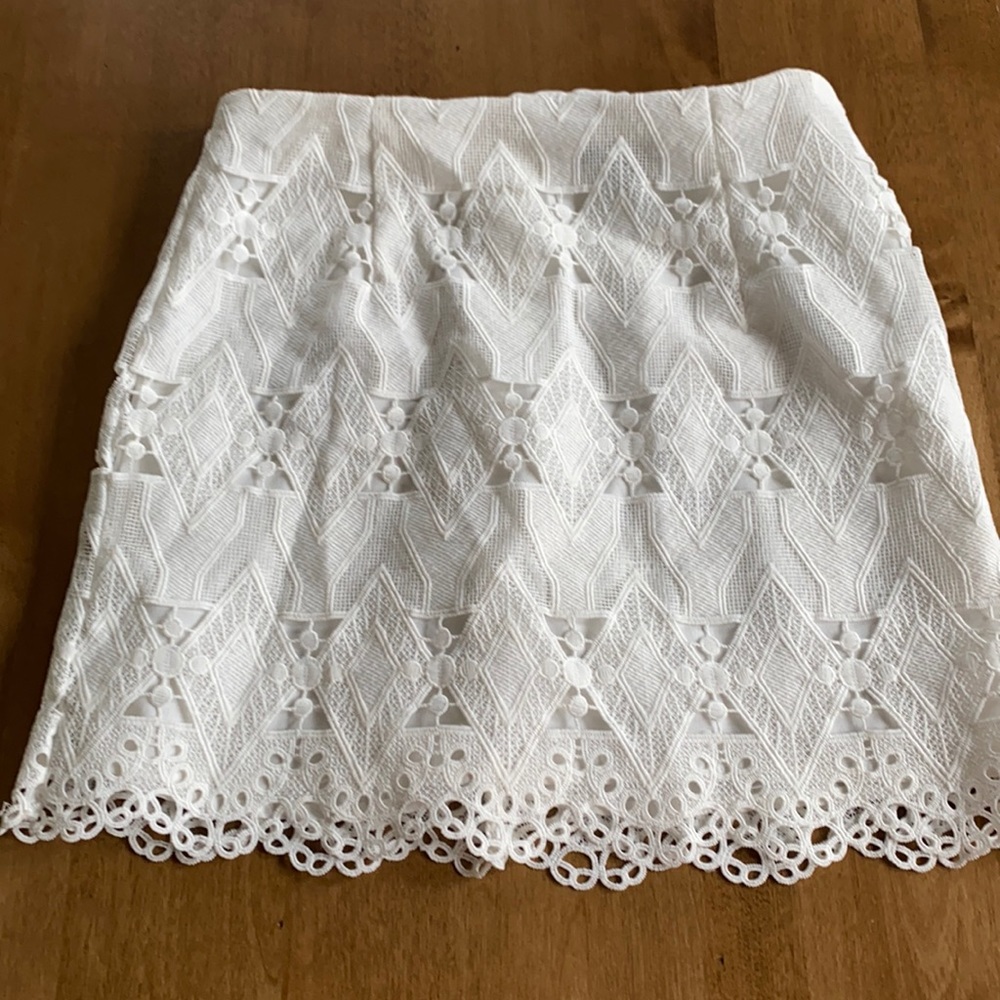 Forever 21 white Crochet Lace Mid-rise skirt